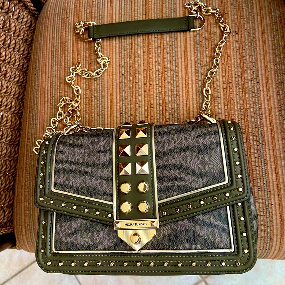 NWOT MICHAEL KORS STUDDED SOHO MONOGRAM SHOULDER/CROSSBODY HANDBAG. SOLD-OUT!